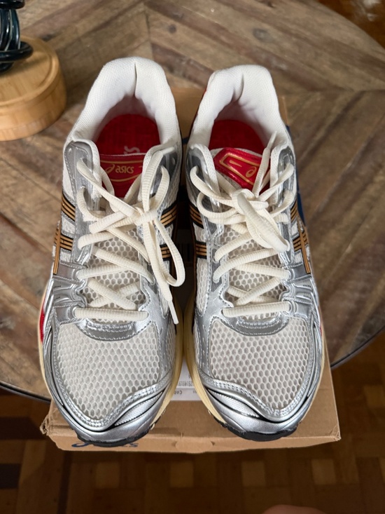 ASICS GEL-KAYANO 14 Cream/Pure Gold Running Shoes – Women’s 10 / Men’s 8H